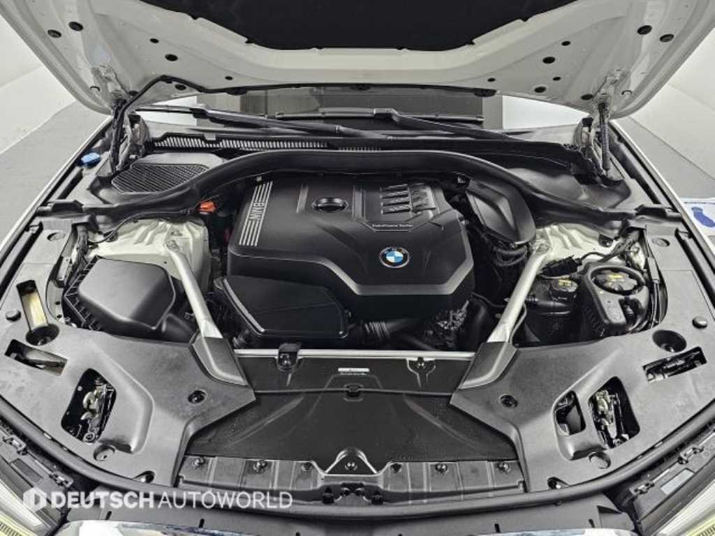 BMW 5-Series — photo 06