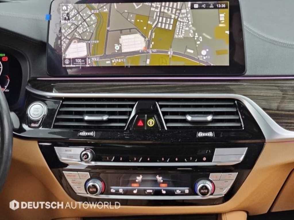 BMW 5-Series — photo 14