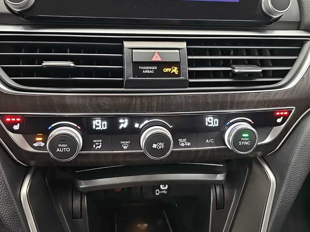 Honda Accord — photo 10