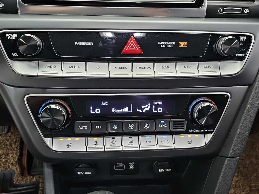 Hyundai Sonata — photo 10