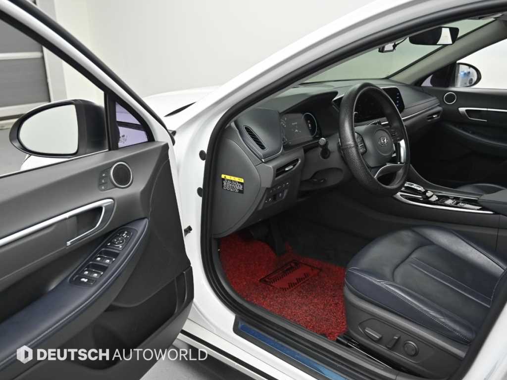 Hyundai Sonata — photo 11