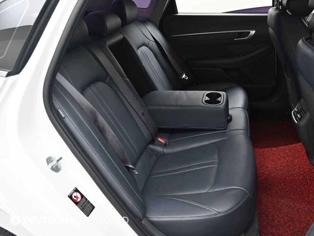 Hyundai Sonata — photo 12