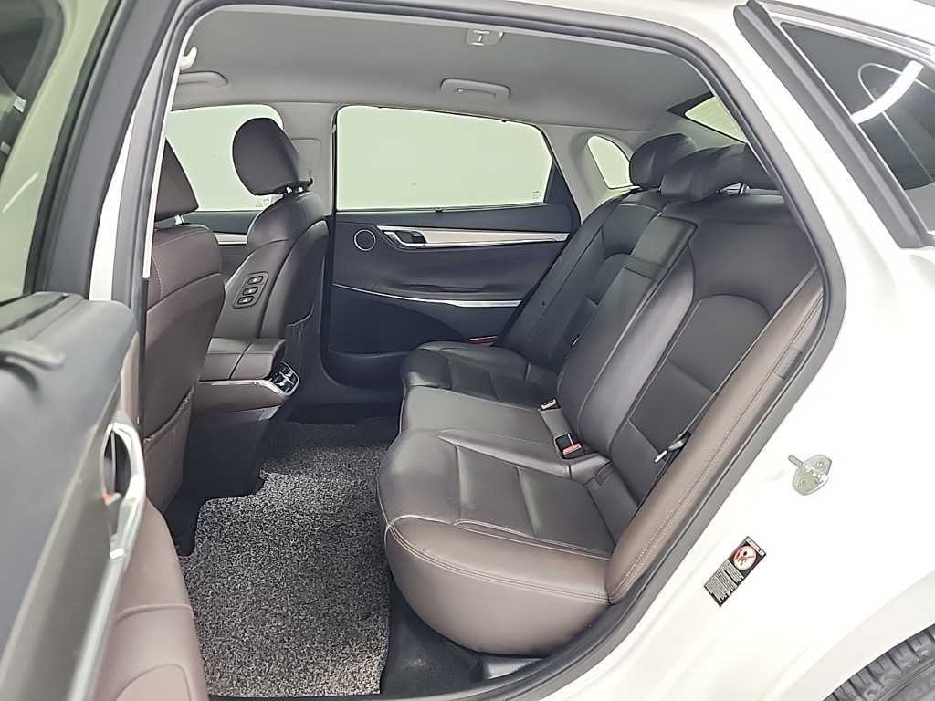 Hyundai Grandeur — photo 12