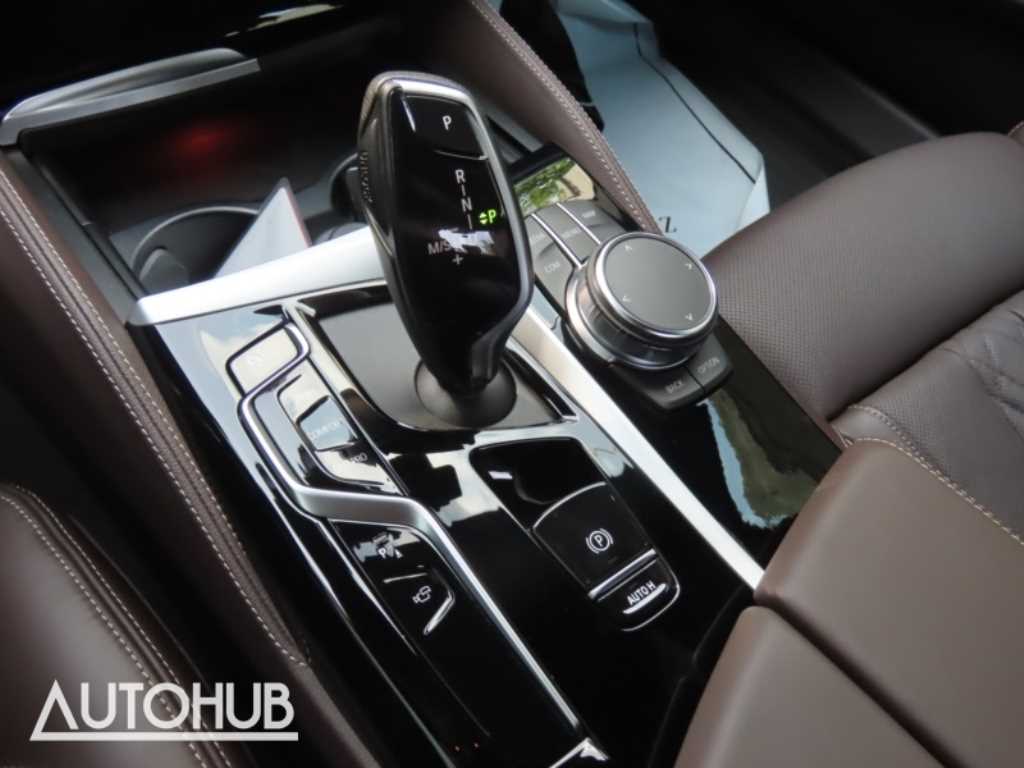 BMW 5-Series — photo 06