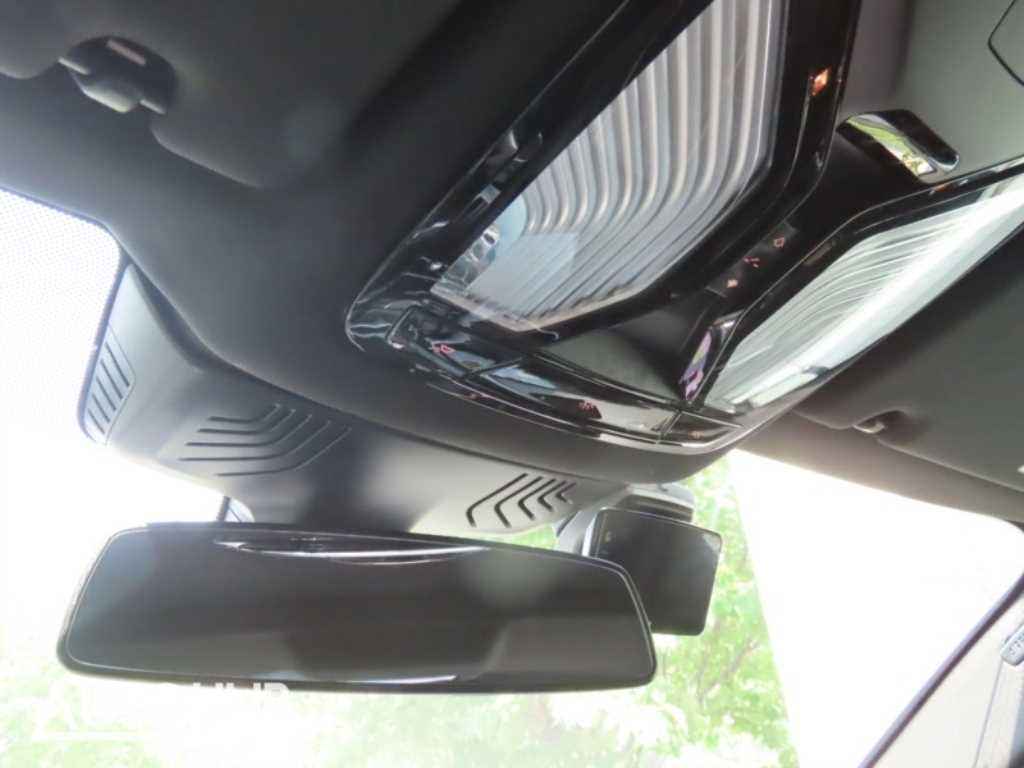BMW 5-Series — photo 10