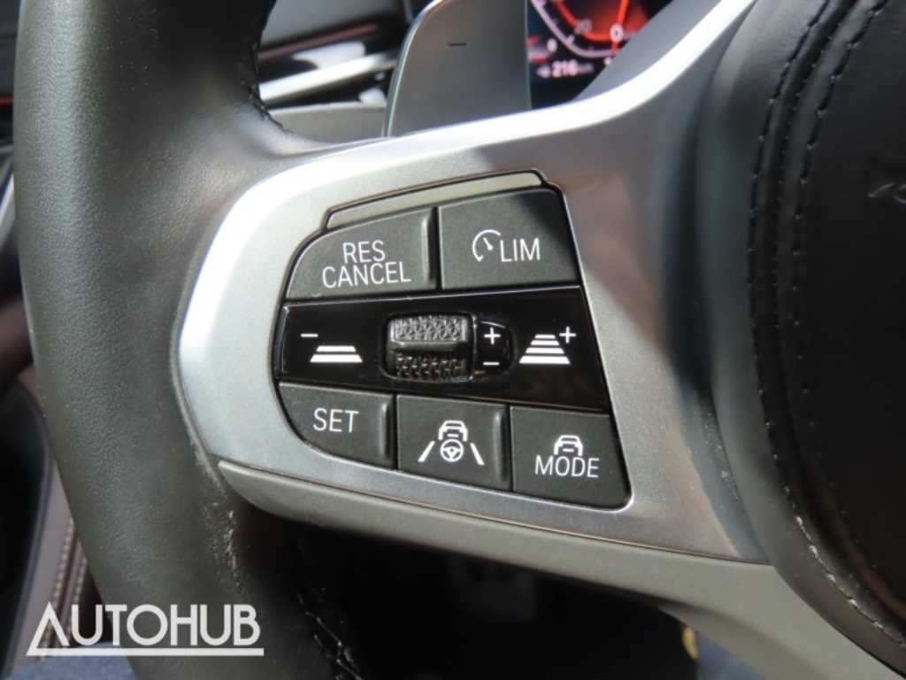 BMW 5-Series — photo 11