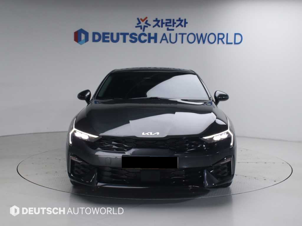 Kia K5 — photo 03