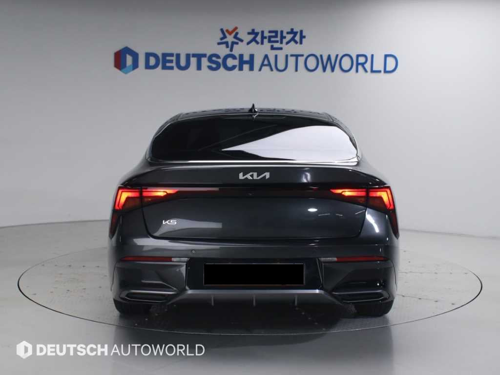 Kia K5 — photo 04