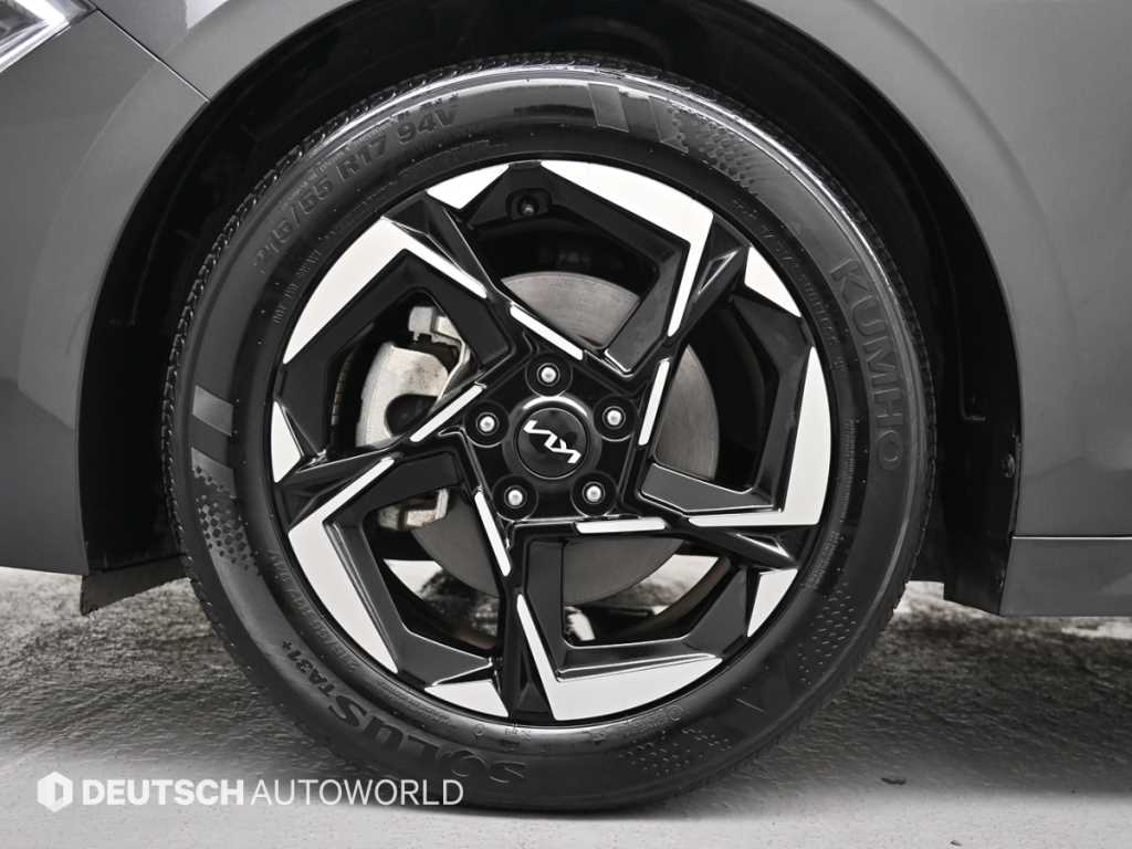 Kia K5 — photo 05