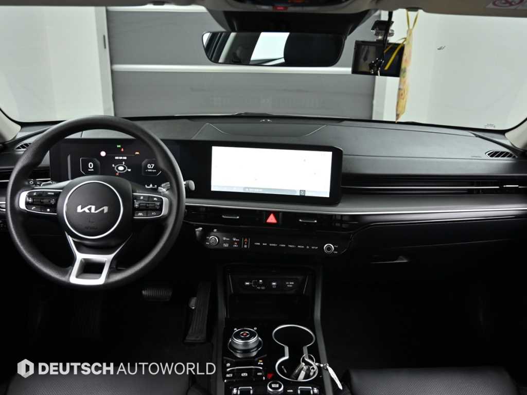 Kia K5 — photo 07