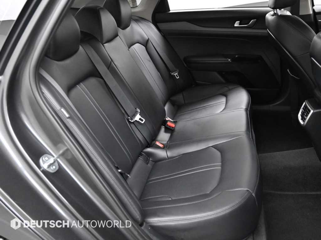 Kia K5 — photo 12