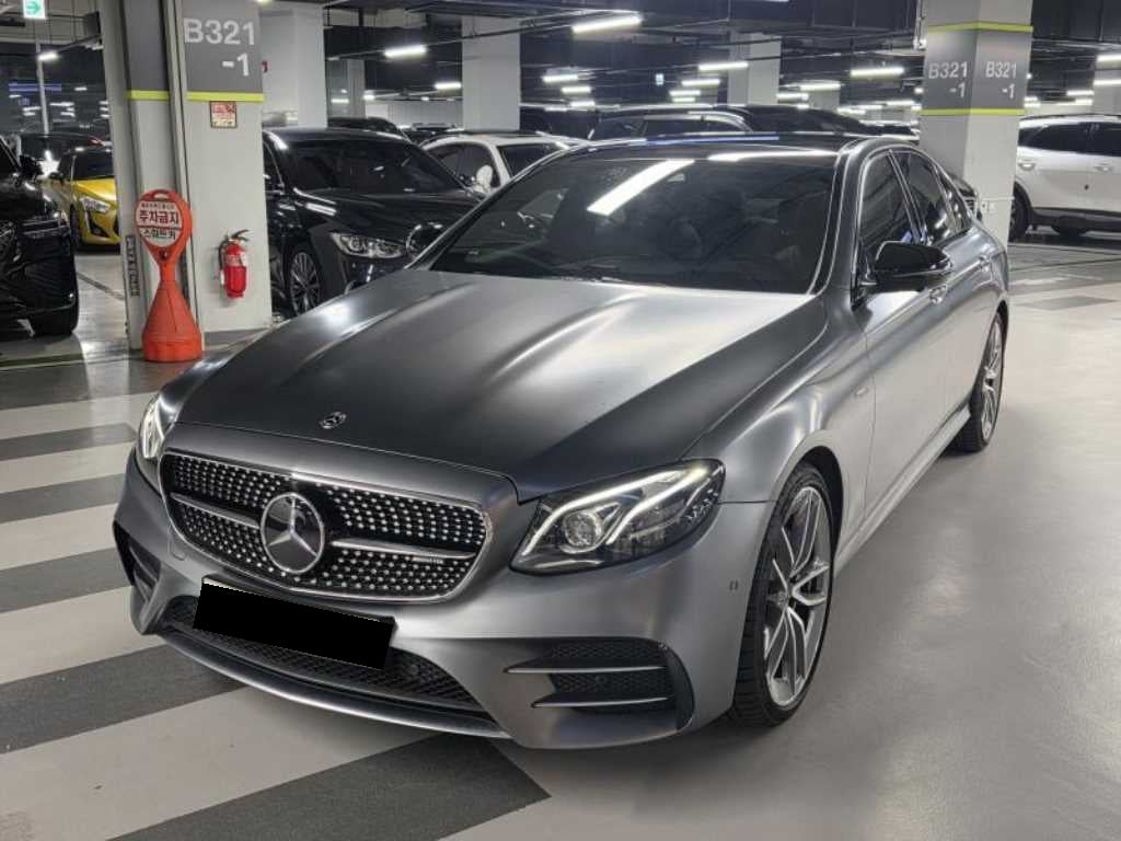 Mercedes-Benz E-Class — photo 02