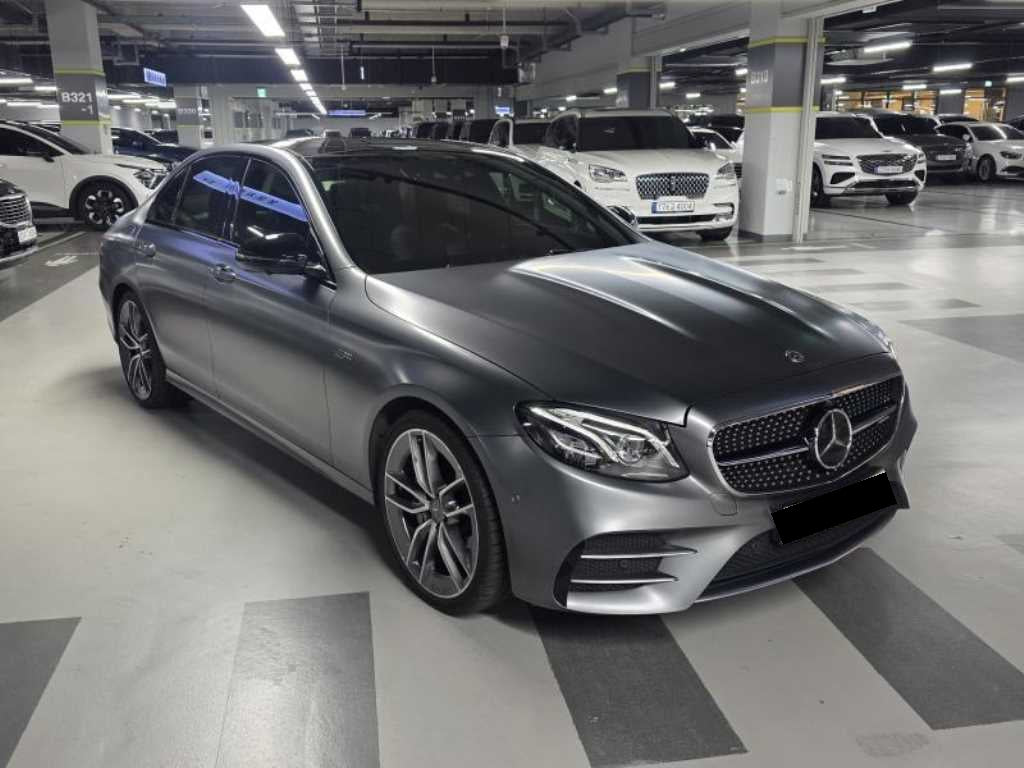 Mercedes-Benz E-Class — photo 04