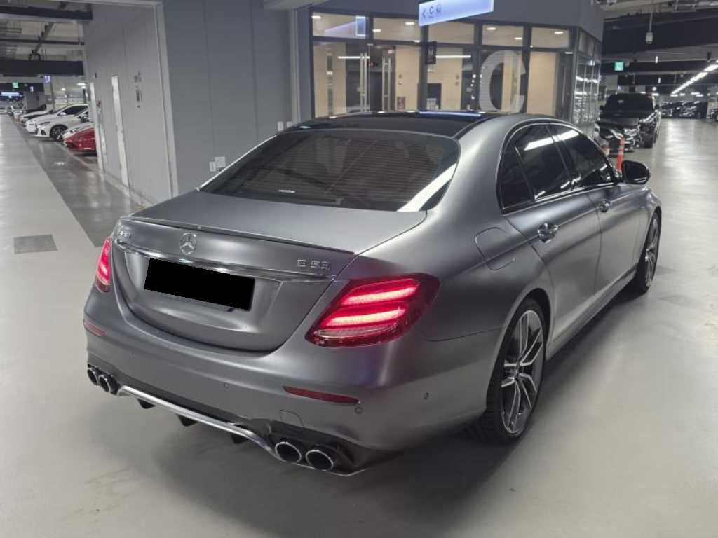 Mercedes-Benz E-Class — photo 05