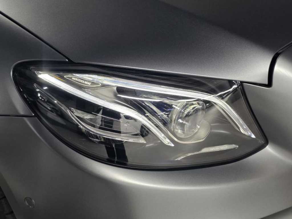 Mercedes-Benz E-Class — photo 08