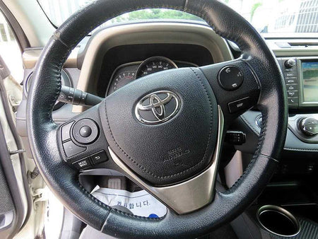 Toyota RAV4 — photo 08