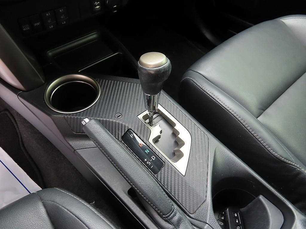 Toyota RAV4 — photo 10