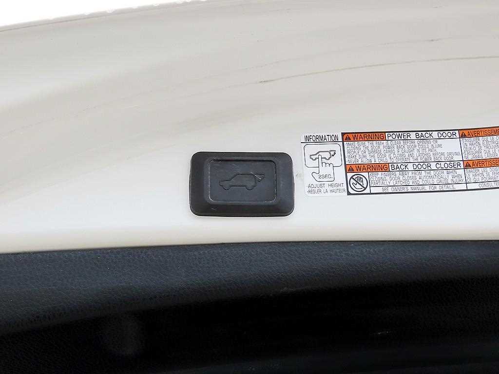 Toyota RAV4 — photo 17