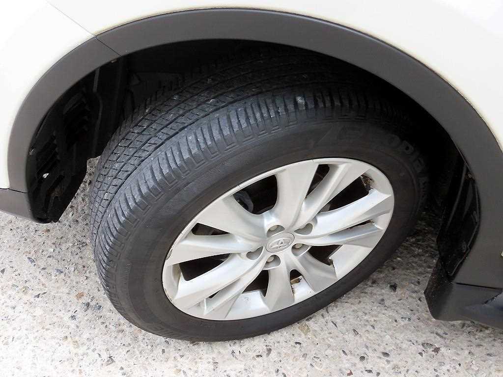 Toyota RAV4 — photo 20