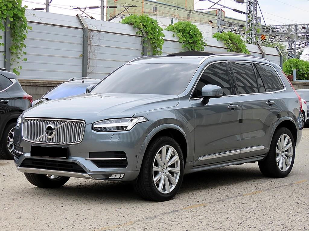 Volvo XC90 — photo 02