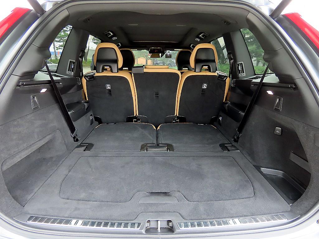 Volvo XC90 — photo 17