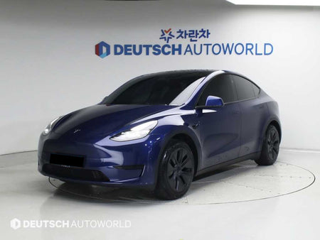 Tesla Model Y — photo 01