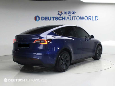 Tesla Model Y — photo 02