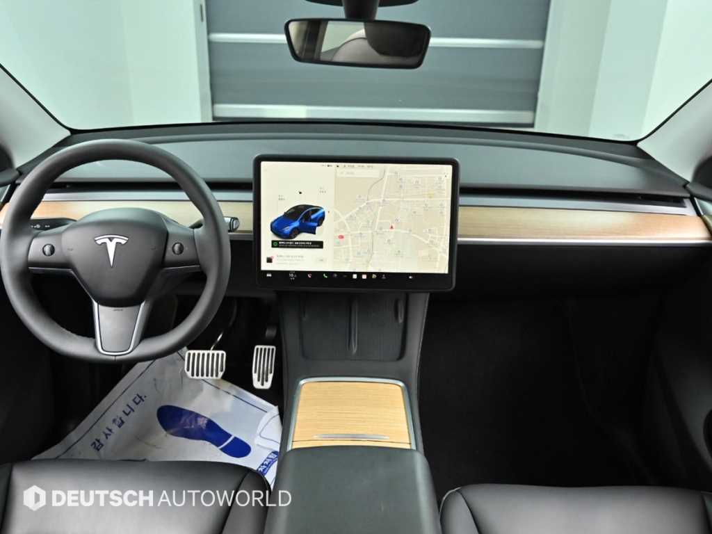 Tesla Model Y — photo 07