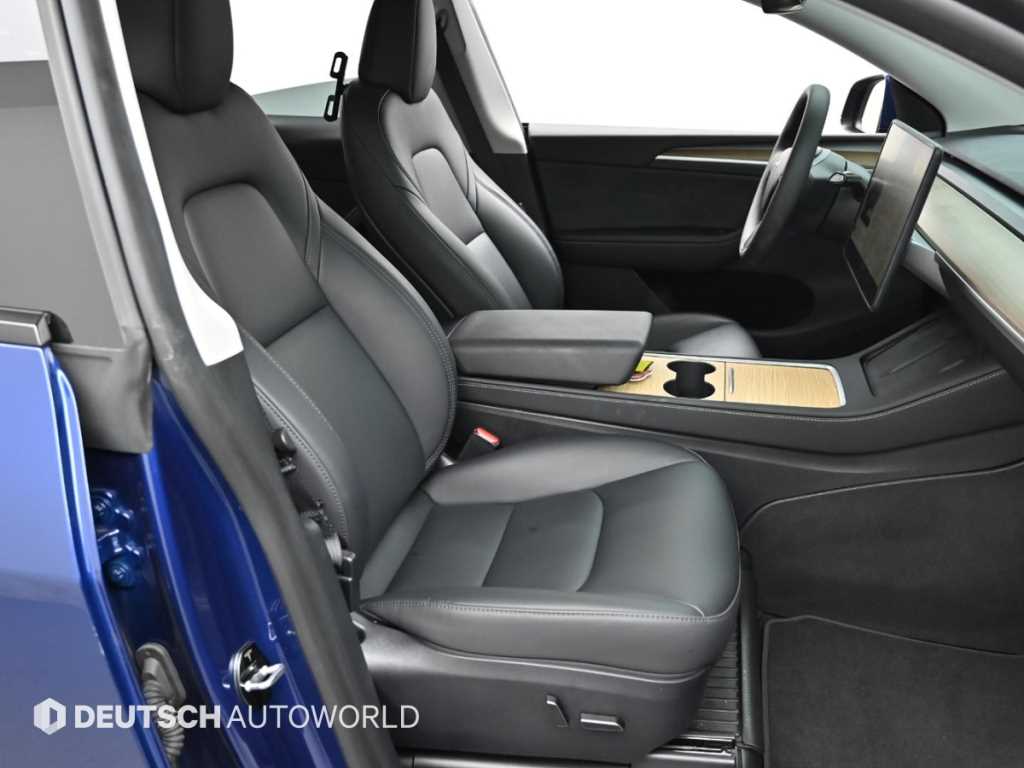Tesla Model Y — photo 10