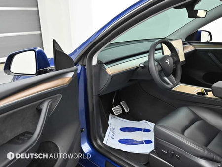 Tesla Model Y — photo 11