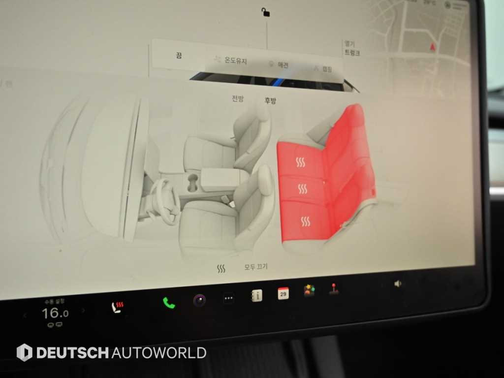 Tesla Model Y — photo 16