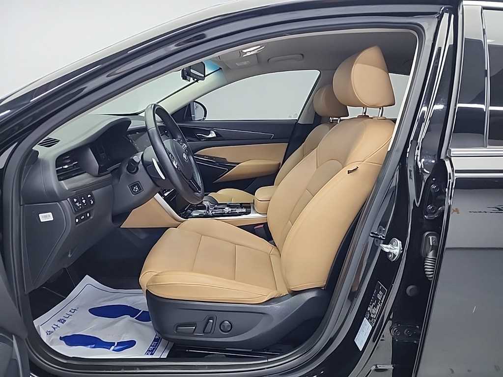 Kia K7 — photo 11