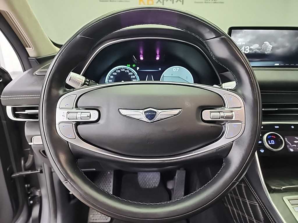 Genesis GV80 — photo 09
