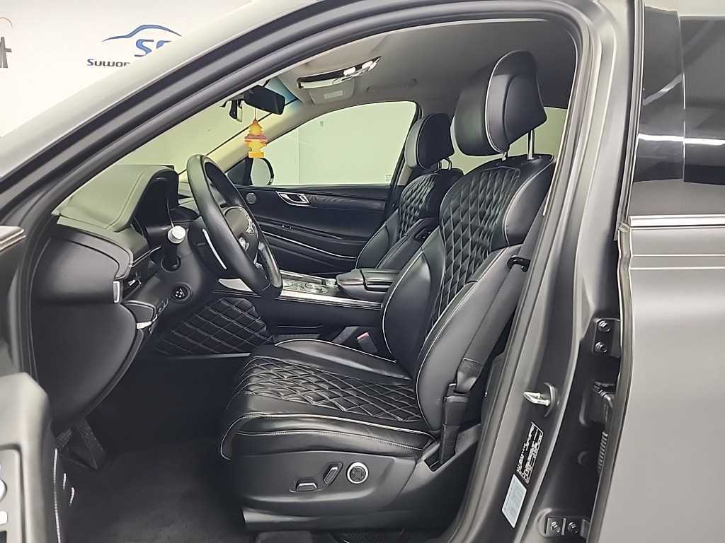 Genesis GV80 — photo 11