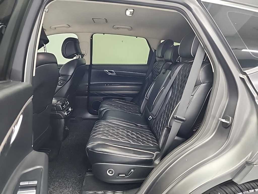 Genesis GV80 — photo 12
