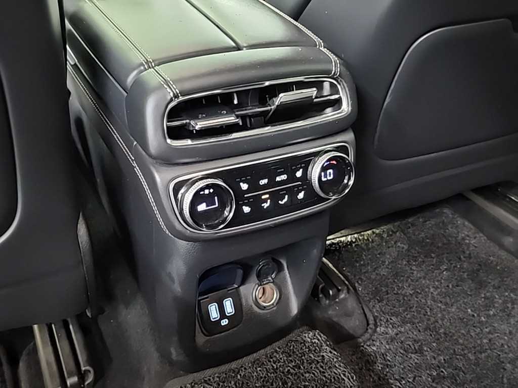 Genesis GV80 — photo 14