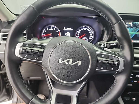 Kia K5 — photo 09
