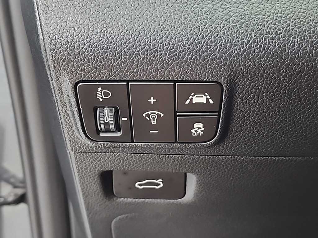 Kia K5 — photo 17