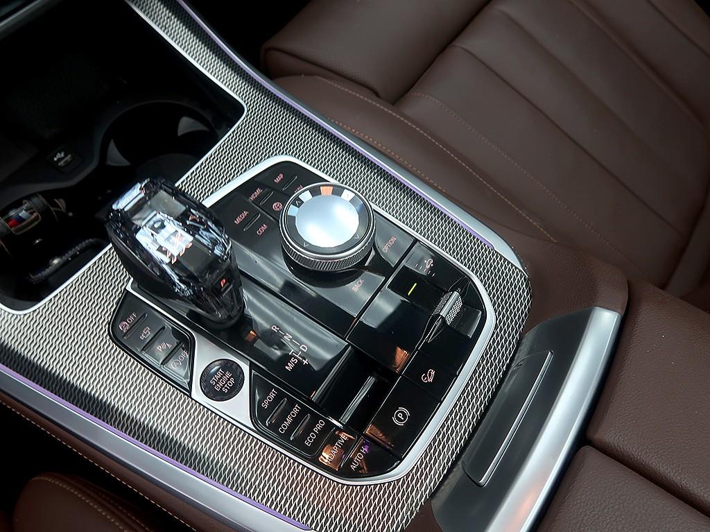 BMW X5 — photo 10