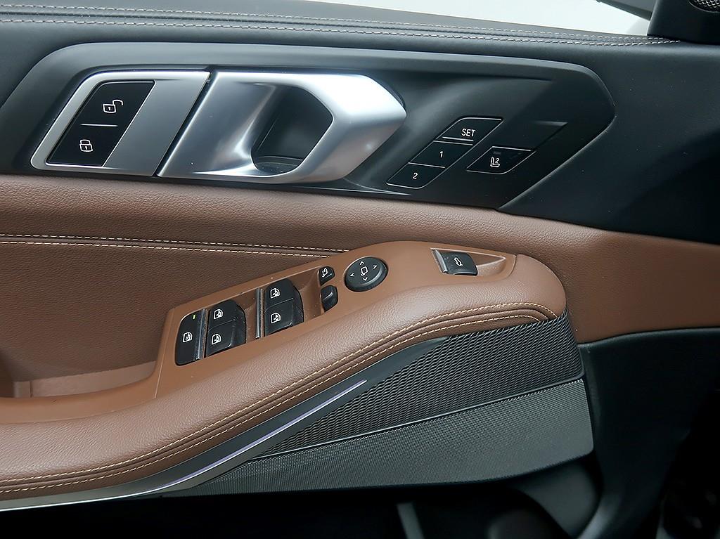 BMW X5 — photo 13