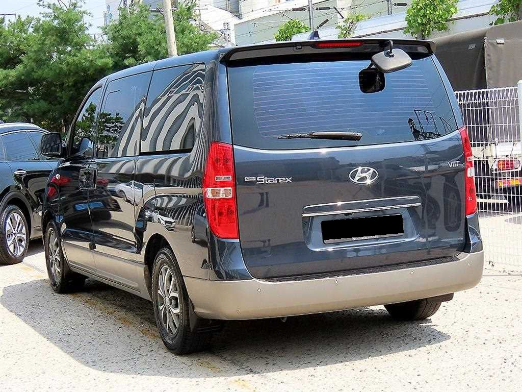 Hyundai Starex — photo 03