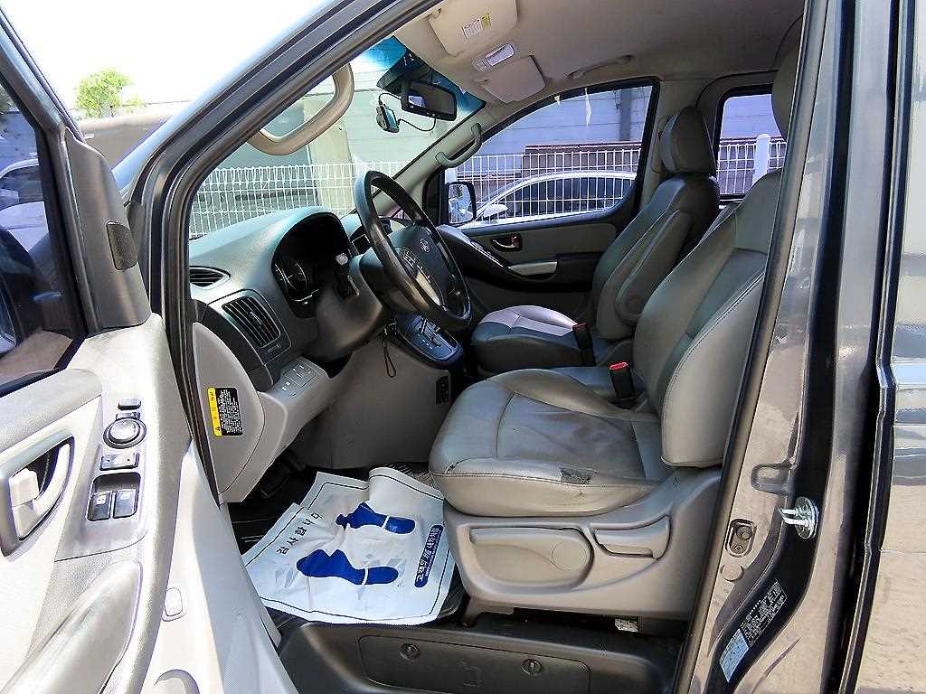 Hyundai Starex — photo 05