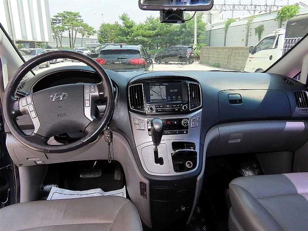 Hyundai Starex — photo 08