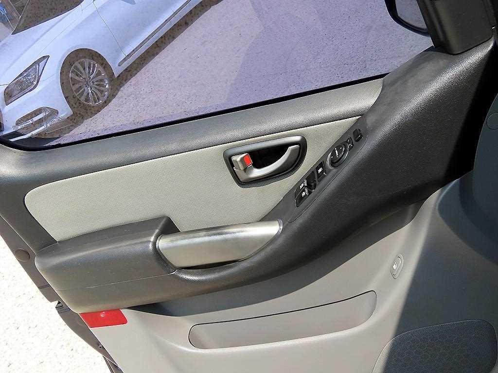 Hyundai Starex — photo 12