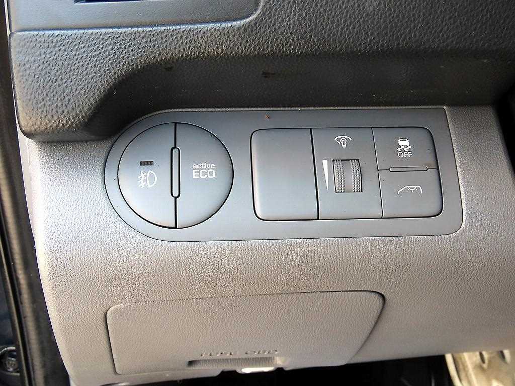 Hyundai Starex — photo 13