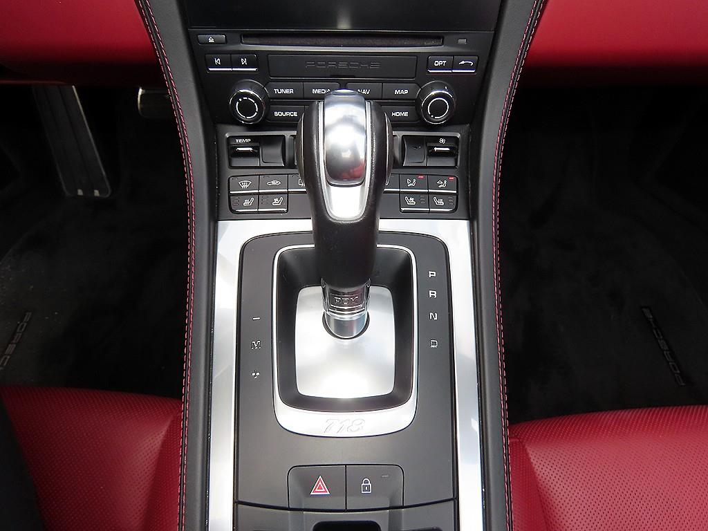 Porsche 718 — photo 13