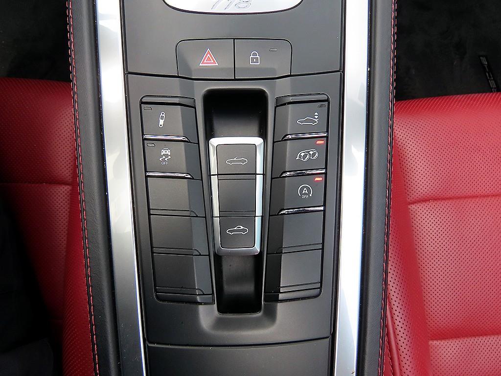Porsche 718 — photo 14
