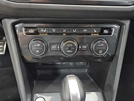 Volkswagen Tiguan — photo 10