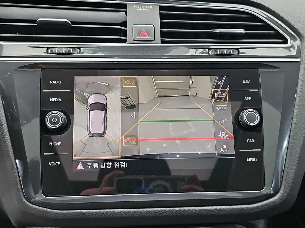 Volkswagen Tiguan — photo 16