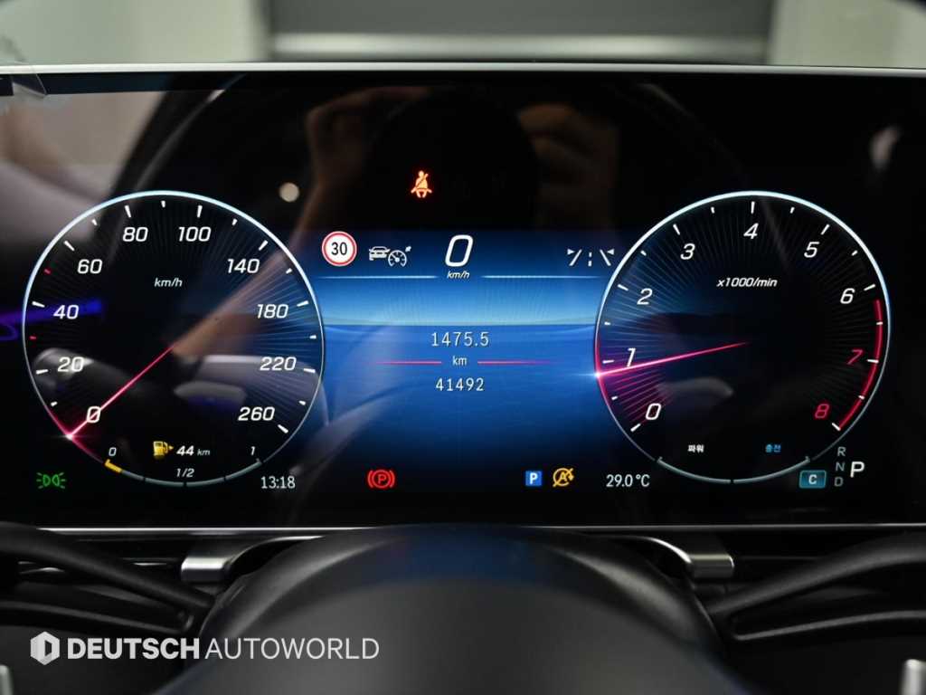 Mercedes-Benz S-Class — photo 08